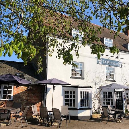 Готель The White Hart Sherington Екстер'єр фото